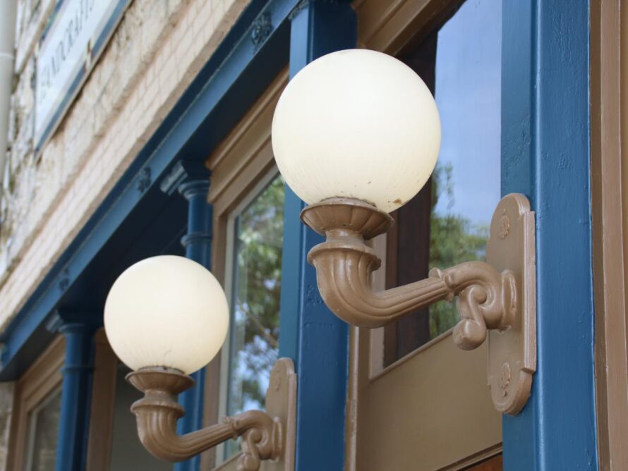 front porch lighting idea 22