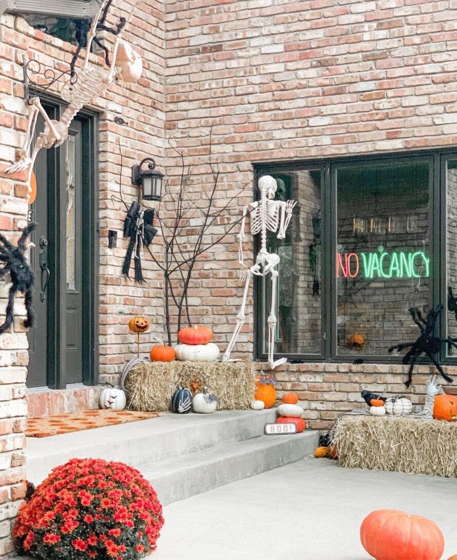 fun outdoor halloween decoration ideas 14