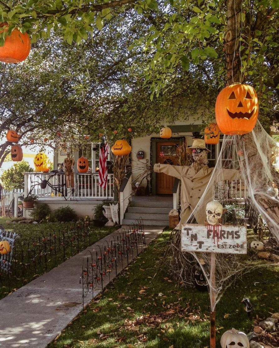 fun outdoor halloween decoration ideas 2