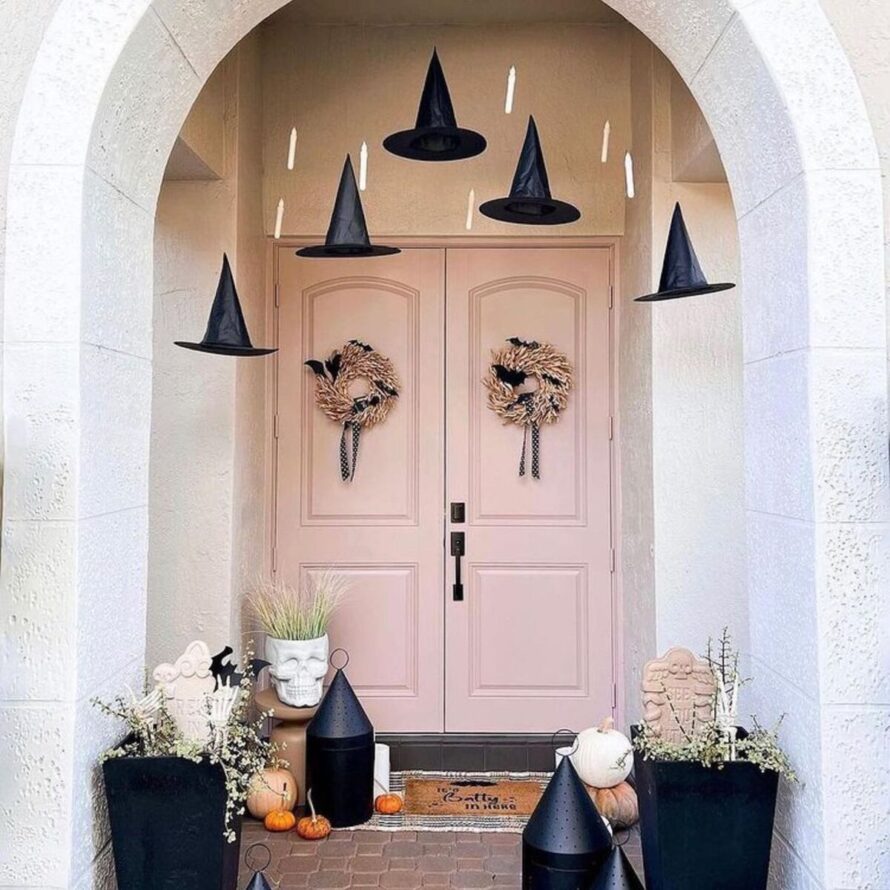 spooktacular halloween front porch ideas 13