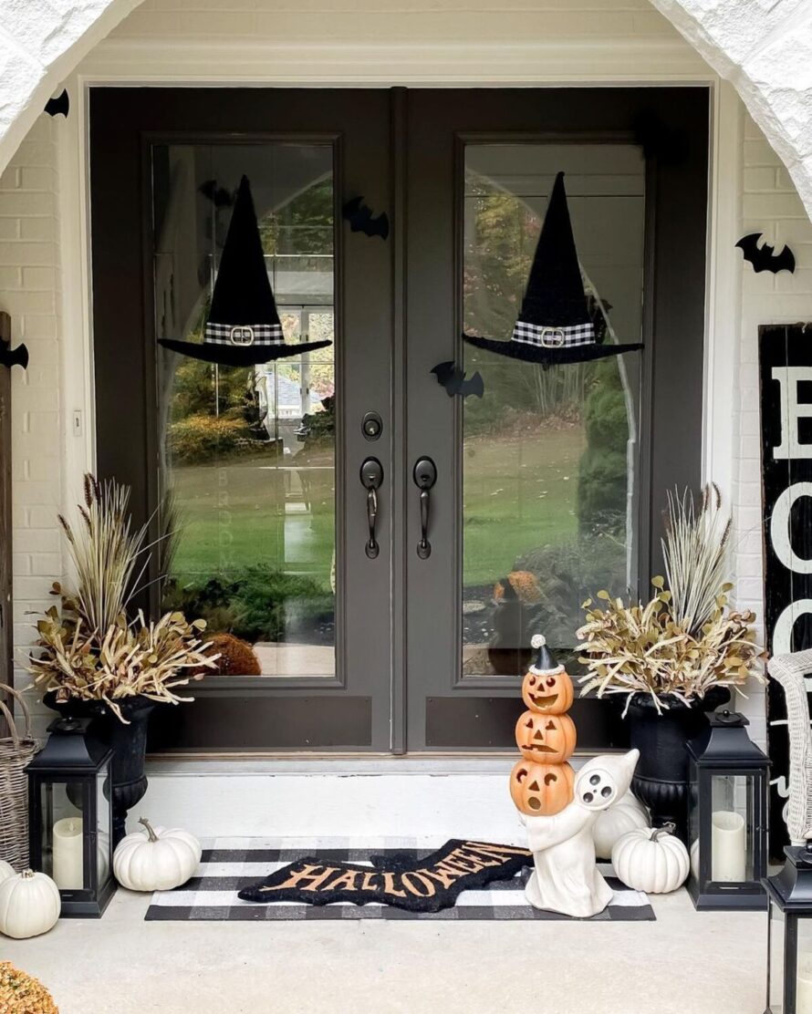 spooktacular halloween front porch ideas 15