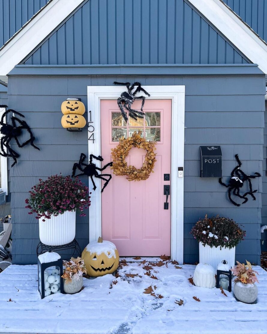 spooktacular halloween front porch ideas 20