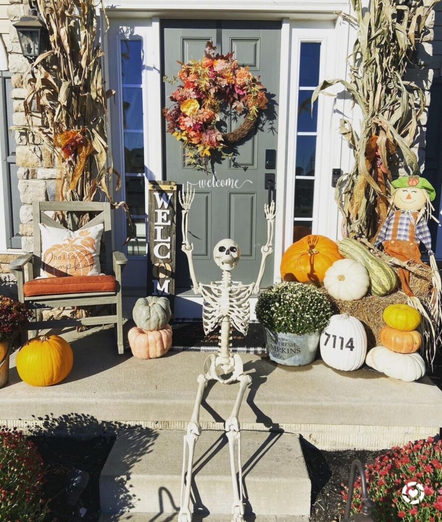 spooktacular halloween front porch ideas 5