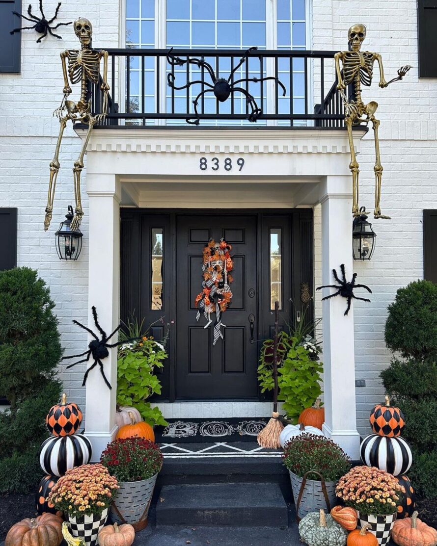 spooktacular halloween front porch ideas 9