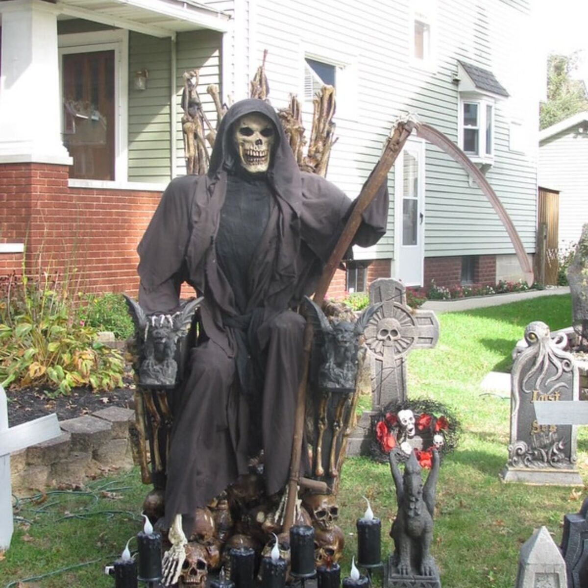 15 spooktacular halloween yard decorations 11