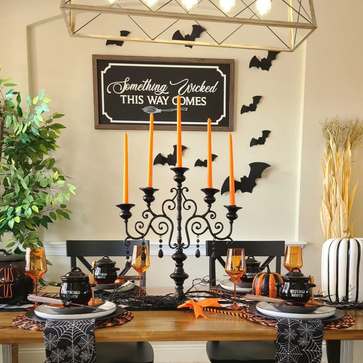 20 enchanting halloween table setting ideas 1