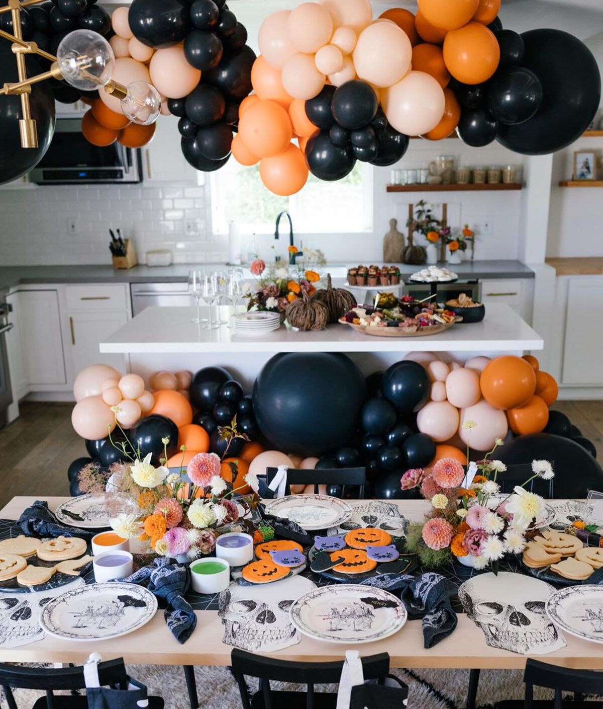 20 enchanting halloween table setting ideas 19