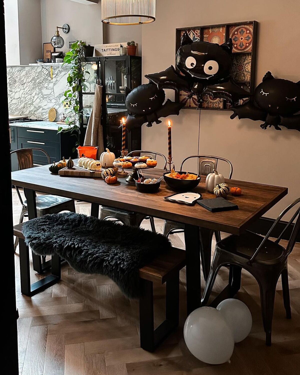 20 enchanting halloween table setting ideas 9