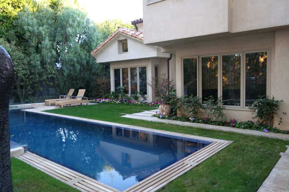 backyard oasis ideas 11