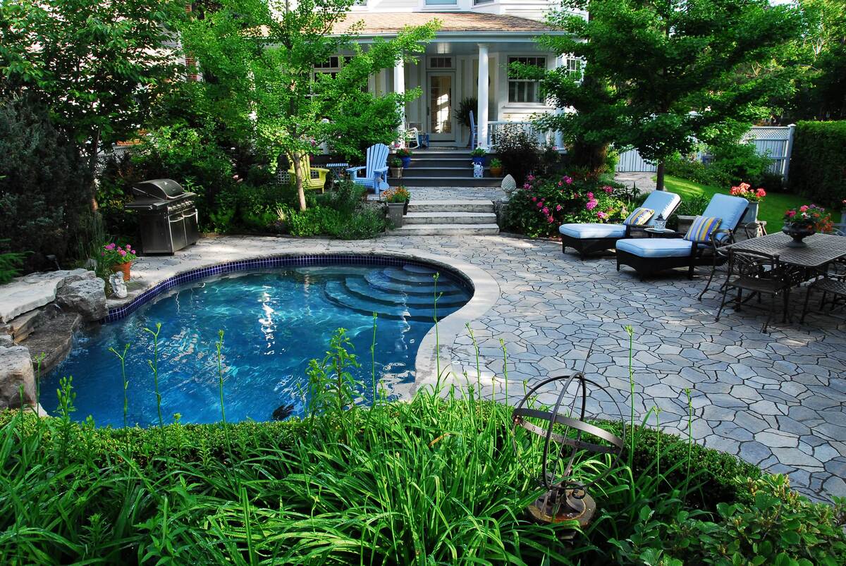 backyard oasis ideas 9