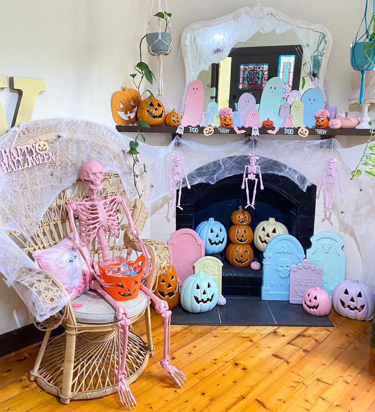 charming pink halloween decor ideas 10