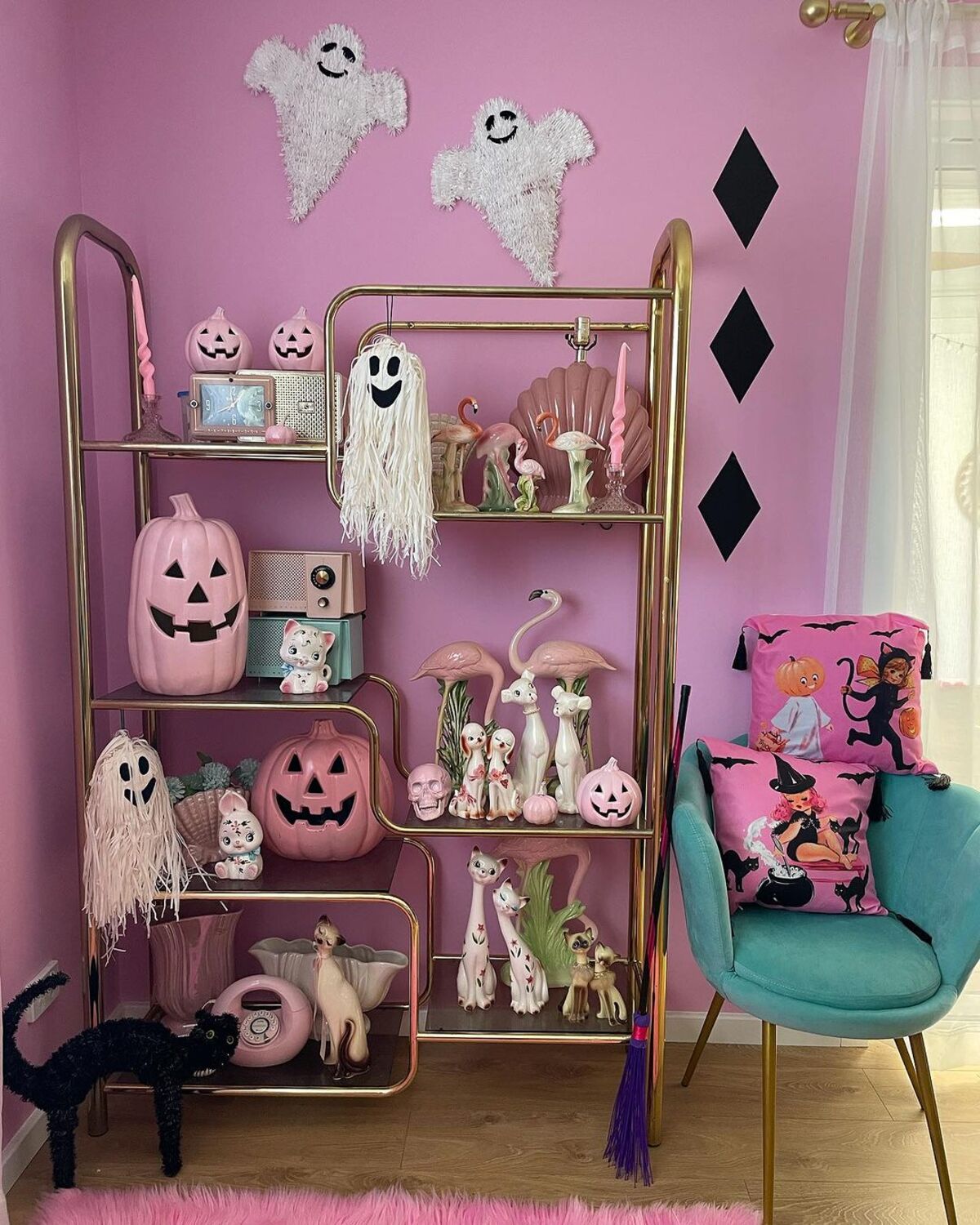 charming pink halloween decor ideas 4