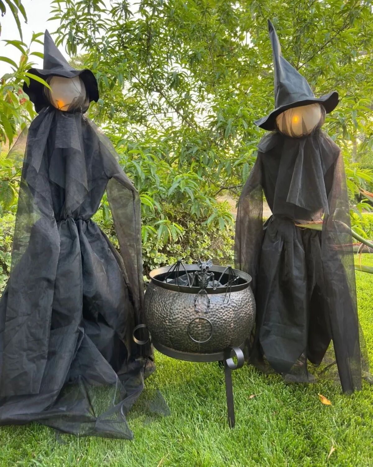 diy witch decorations for outdoor spookiness 1