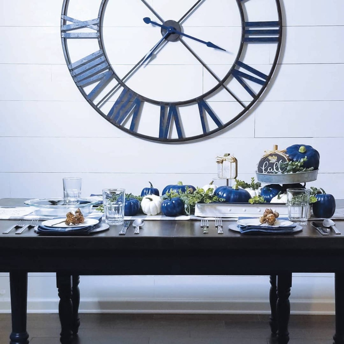 enchanting blue fall decor ideas 6