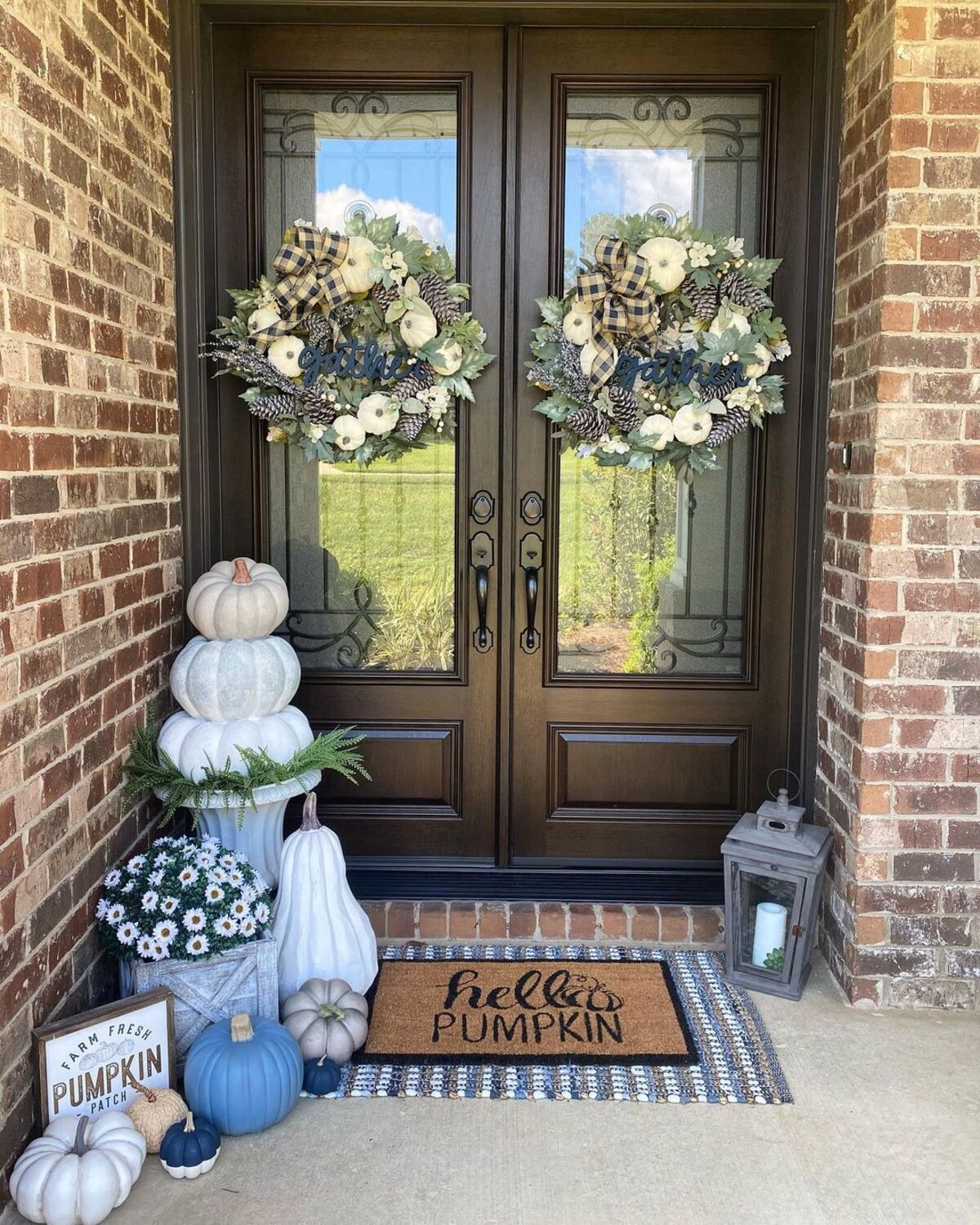 enchanting blue fall decor ideas 7