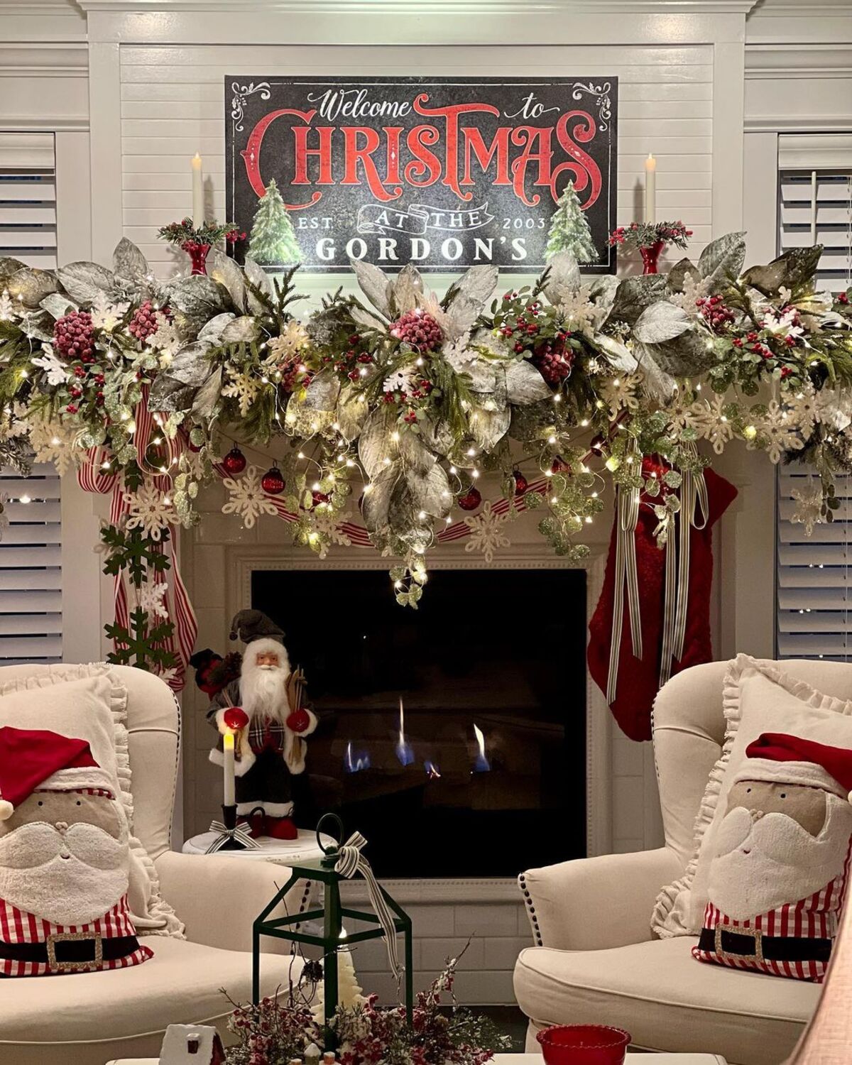 festive christmas mantel decor ideas 3