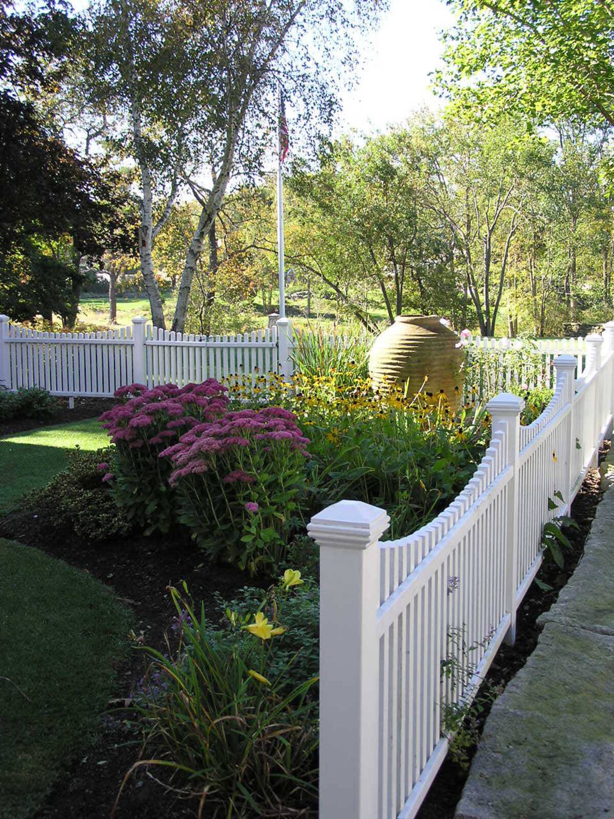 innovative fence edging ideas 7