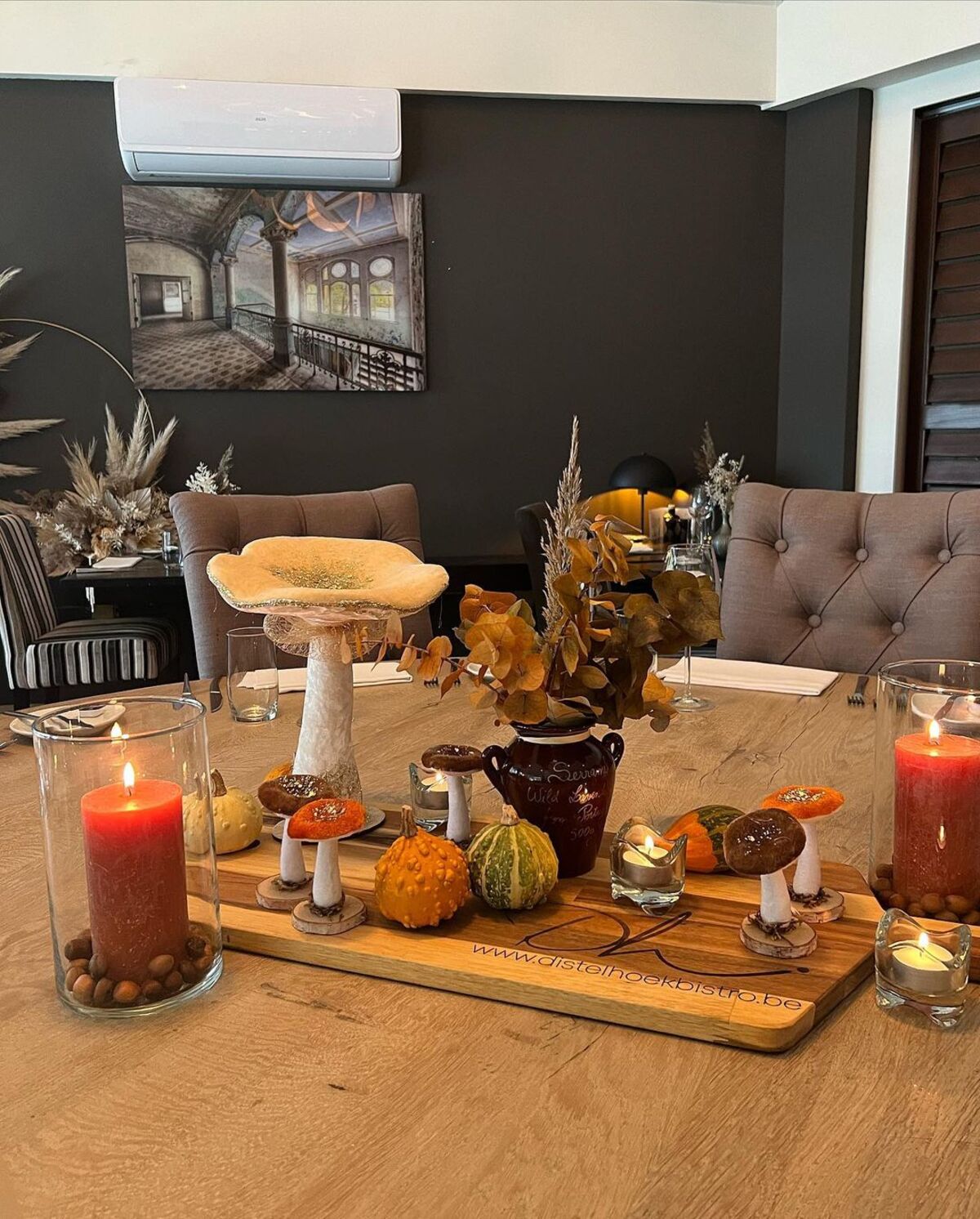 moody fall decor ideas 10