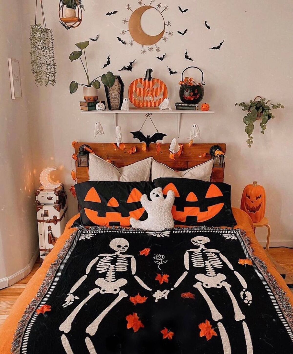 spooky halloween bedroom decor ideas 5