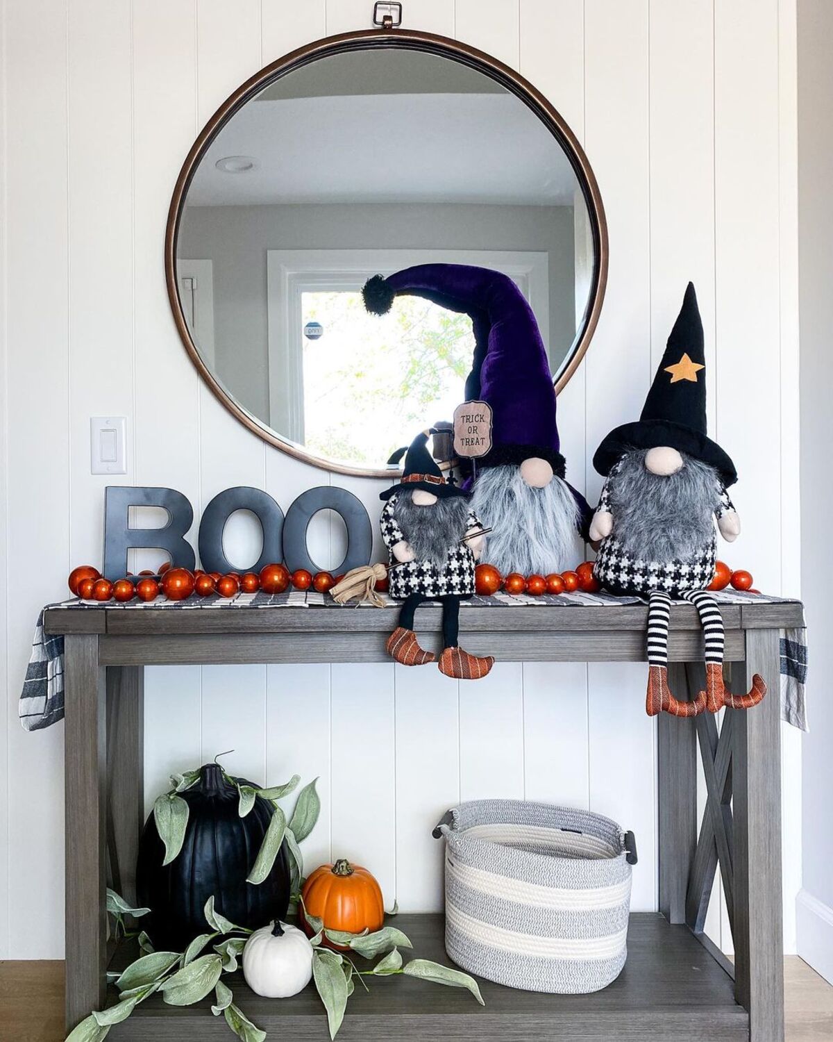 spooky halloween entry table decorations 11