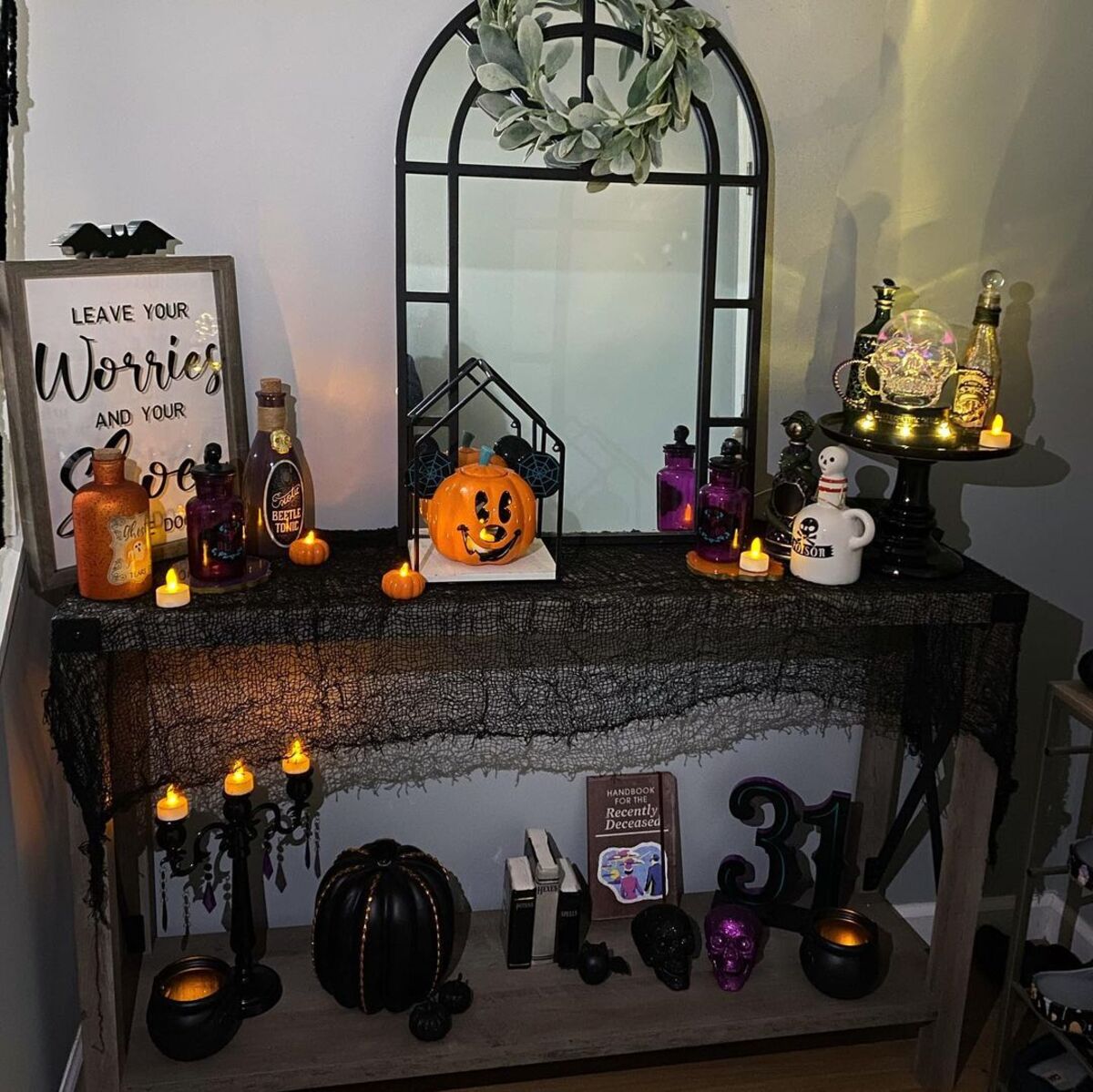 spooky halloween entry table decorations 12