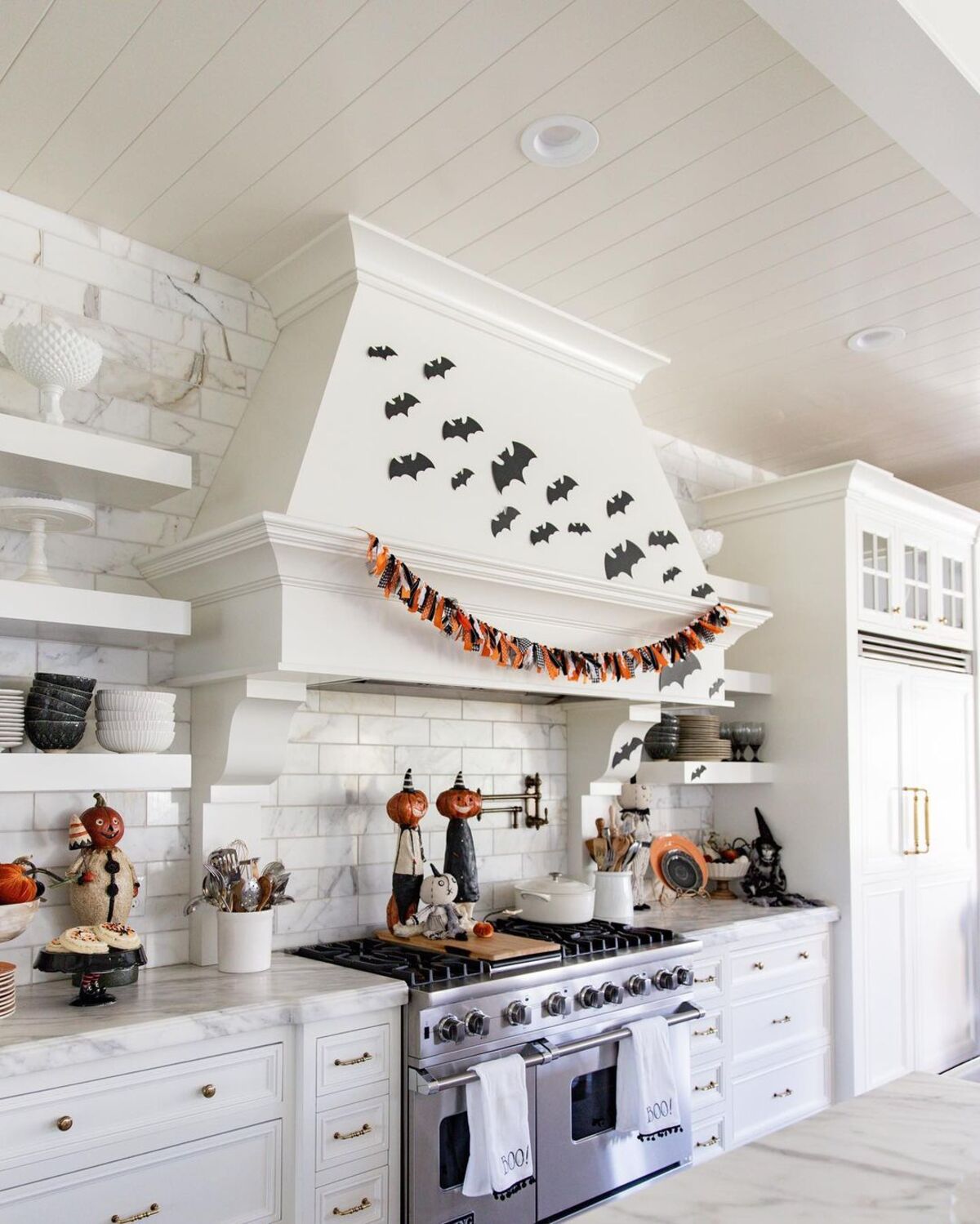 spooky halloween kitchen decor ideas 10