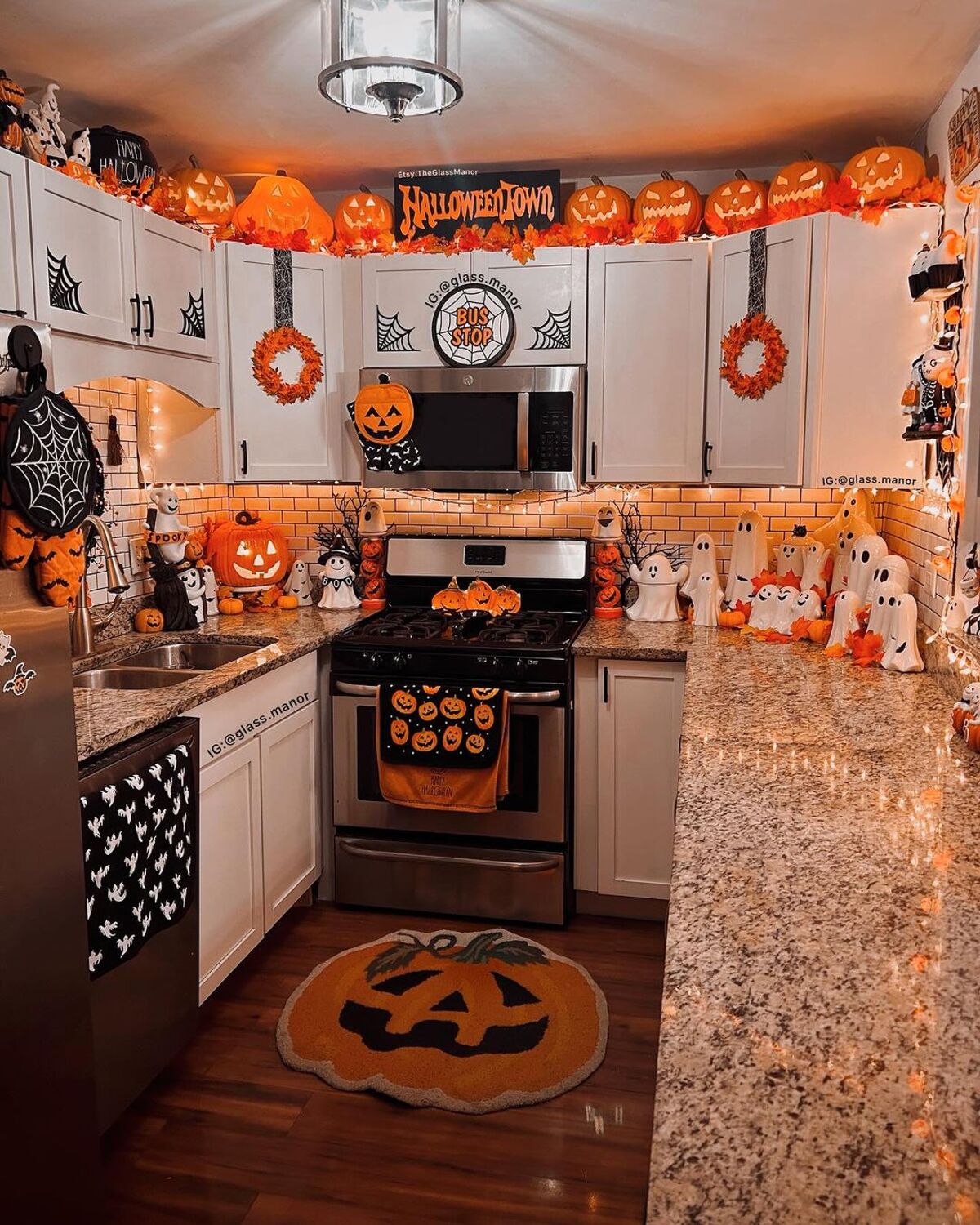 spooky halloween kitchen decor ideas 13