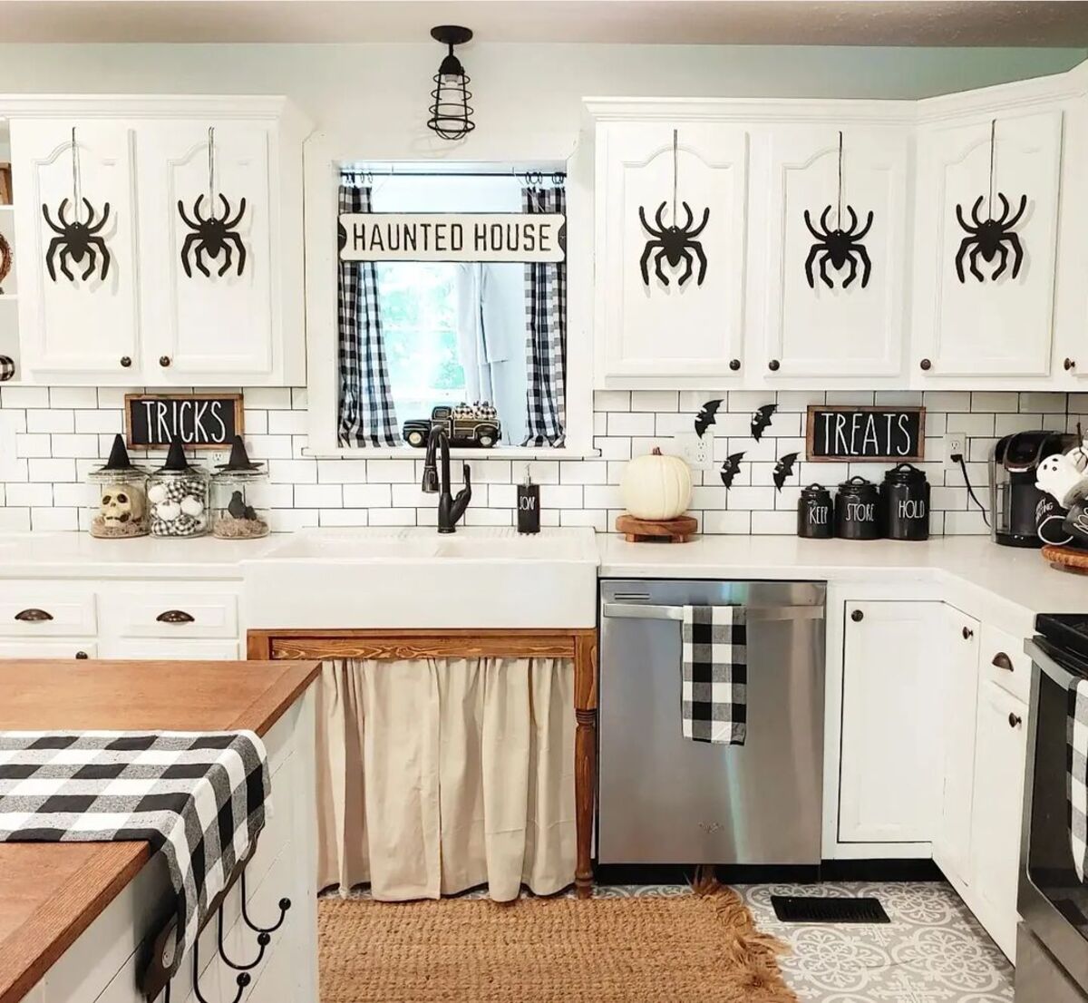 spooky halloween kitchen decor ideas 5