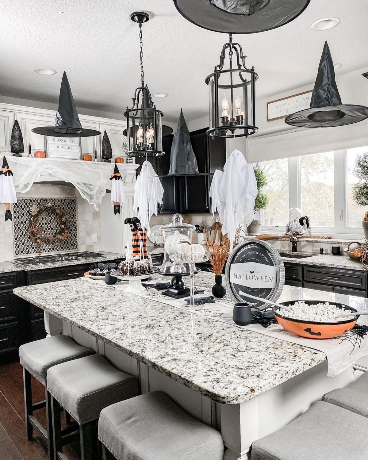 spooky halloween kitchen decor ideas 7