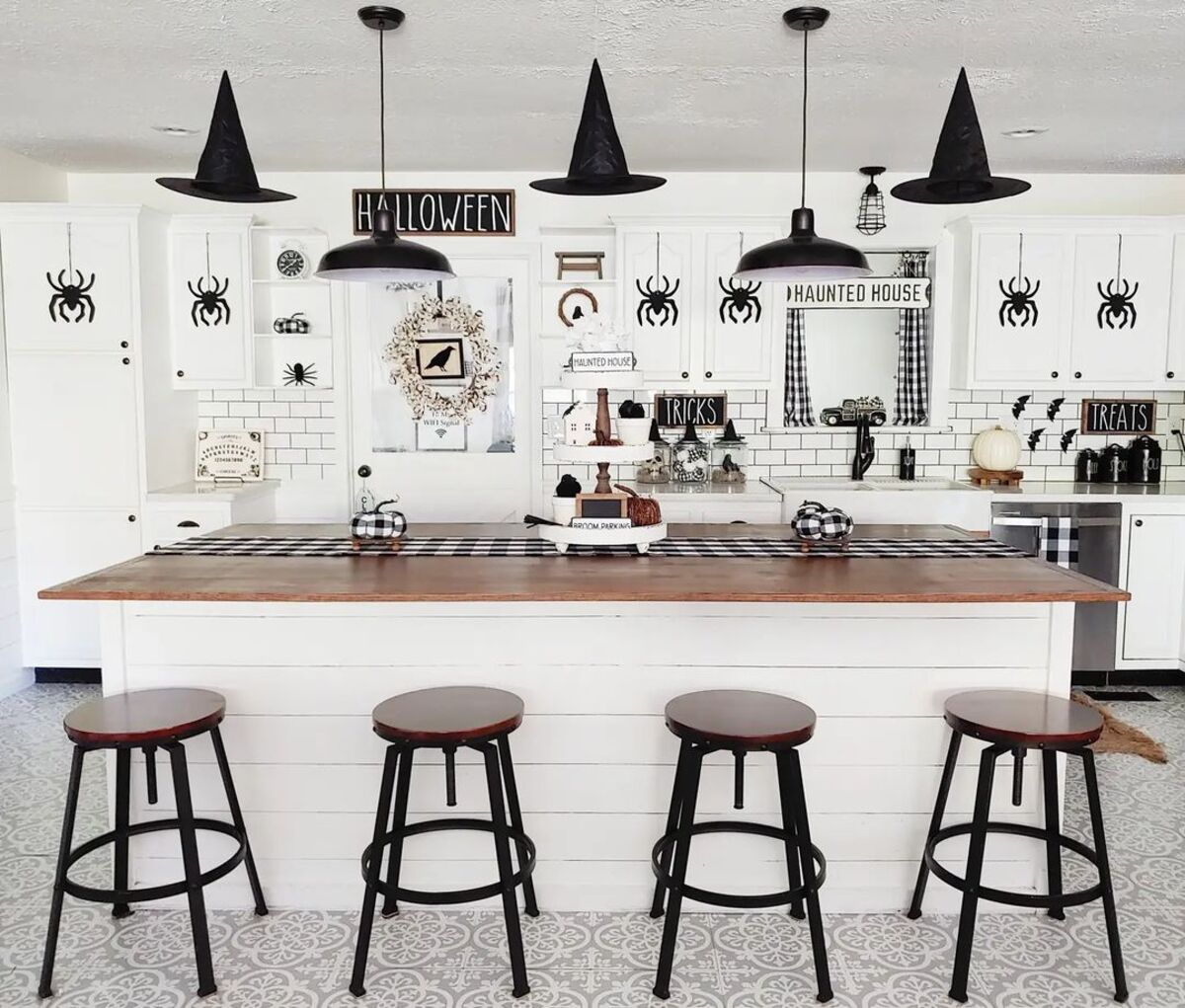 spooky halloween kitchen decor ideas 8