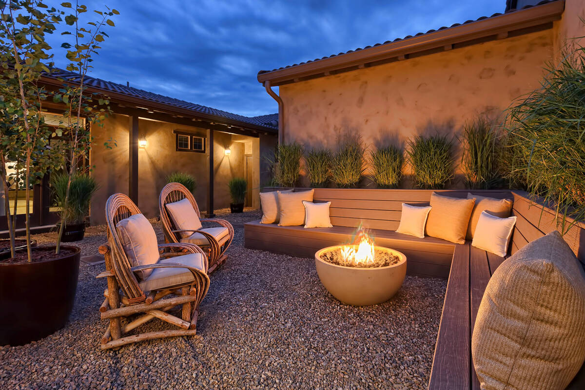 trendy outdoor fireplace and fire pit designs 10