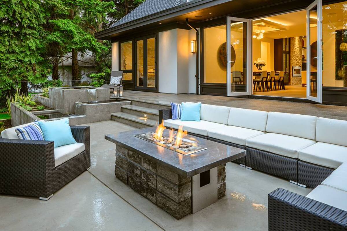 trendy outdoor fireplace and fire pit designs 7