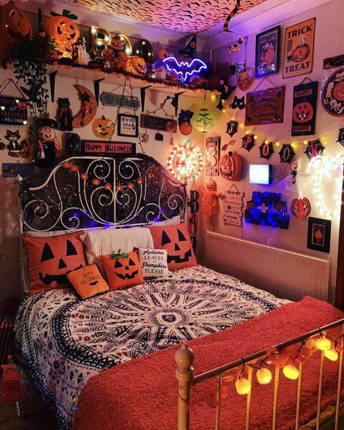 eerie halloween bedroom ideas 02