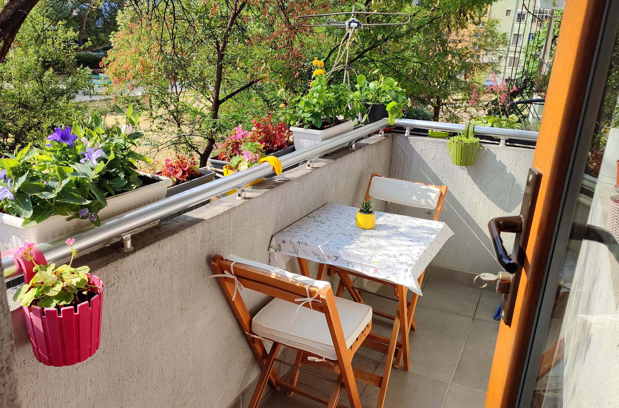 19 small balcony decorating ideas 21