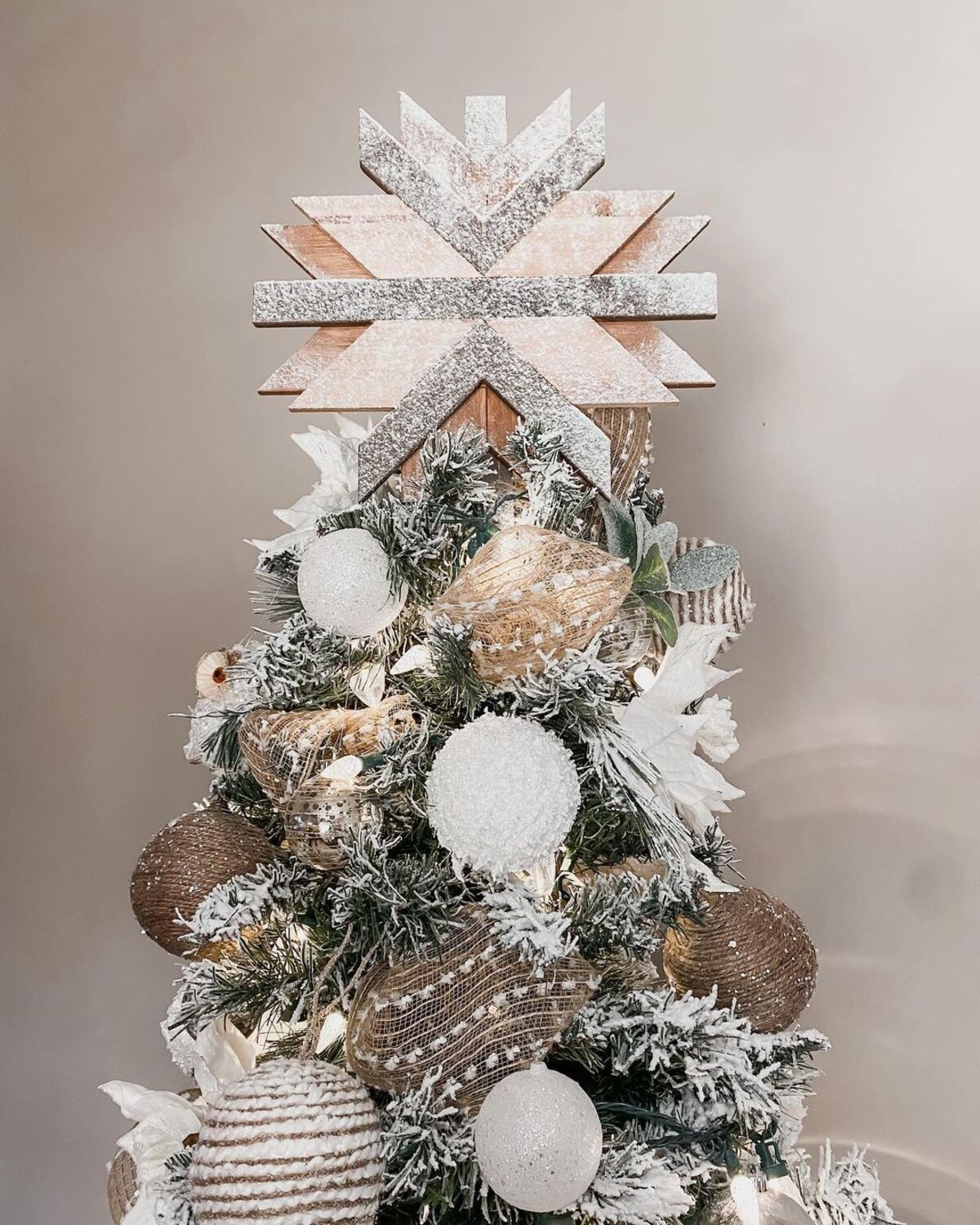 creative tree topper ideas for christmas tree 1