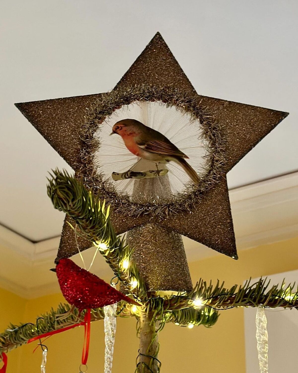 creative tree topper ideas for christmas tree 3