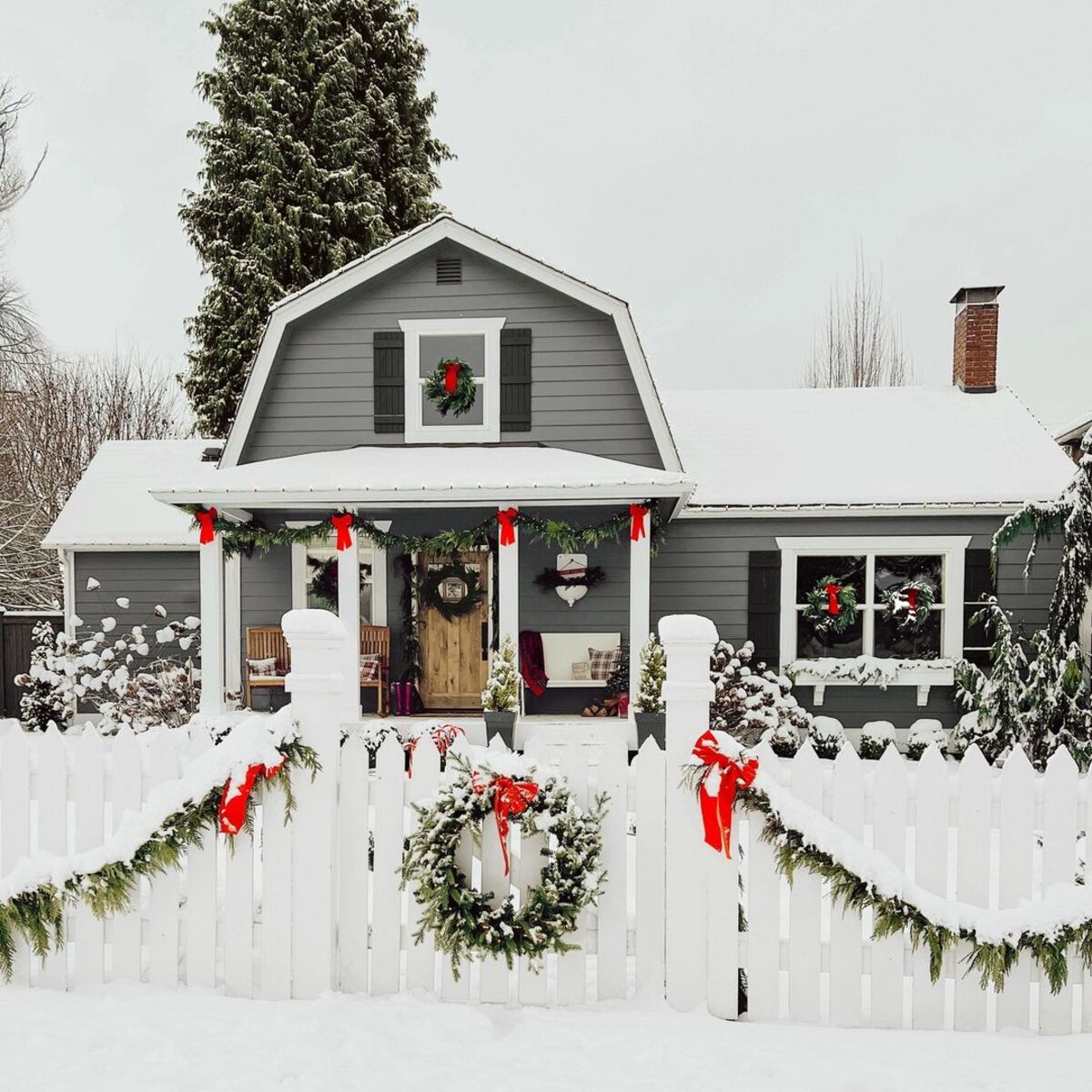 dazzling outdoor christmas decor ideas 15