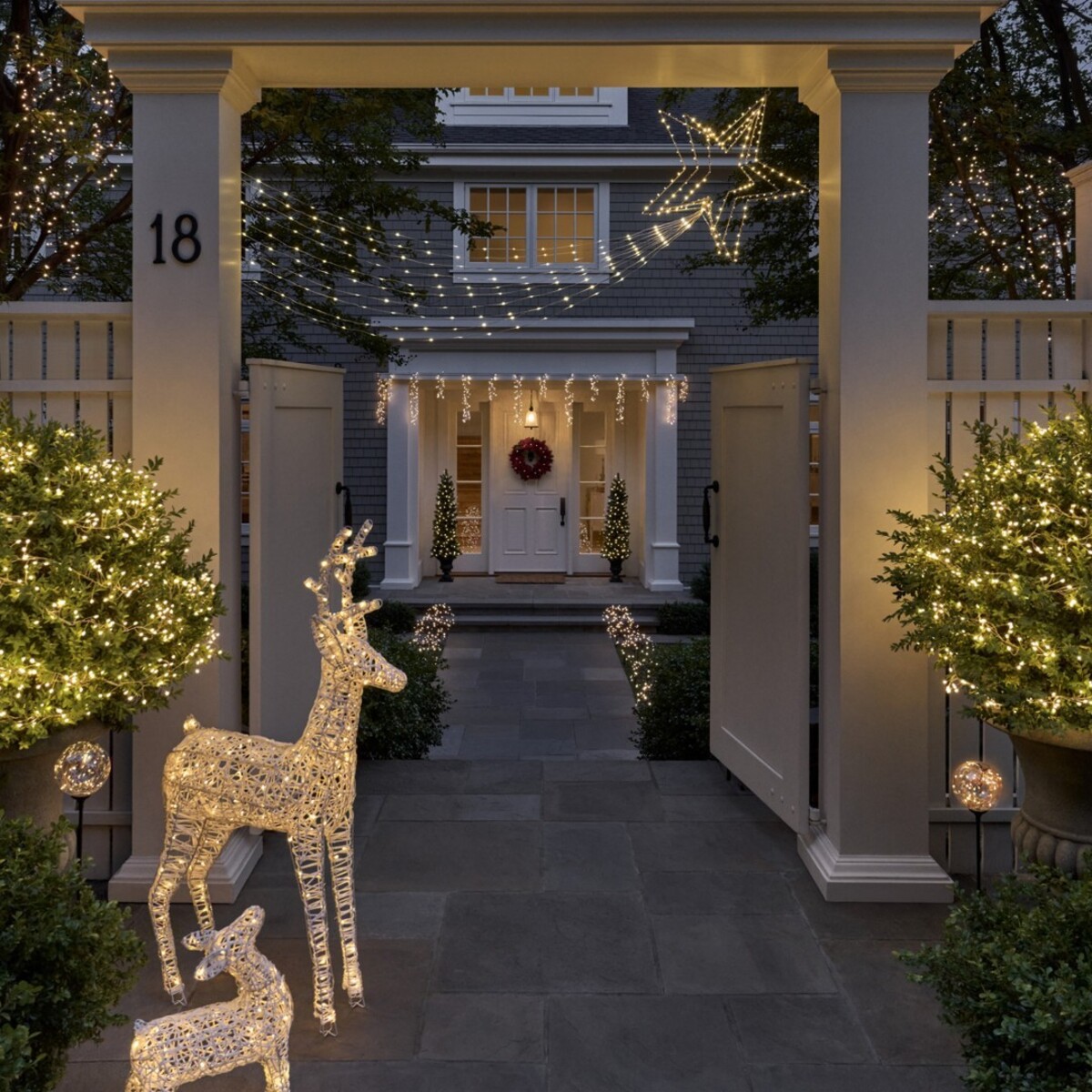 dazzling outdoor christmas decor ideas 19