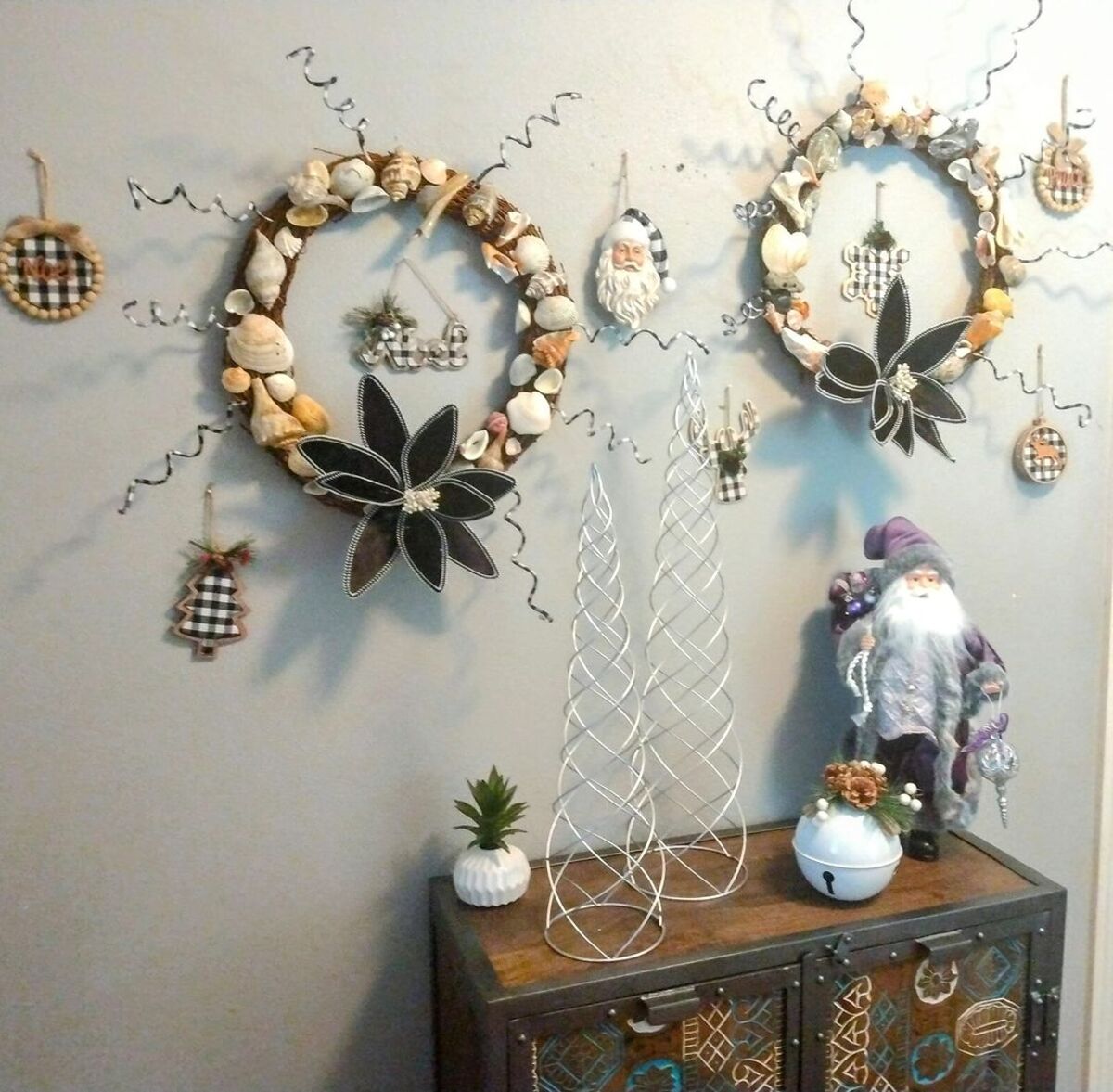 festive christmas wall decor ideas 5