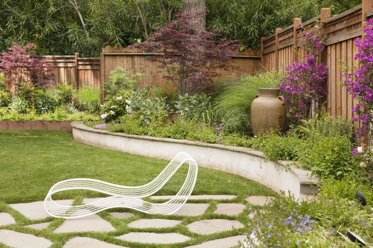 corner garden ideas for a cozy backyard 16