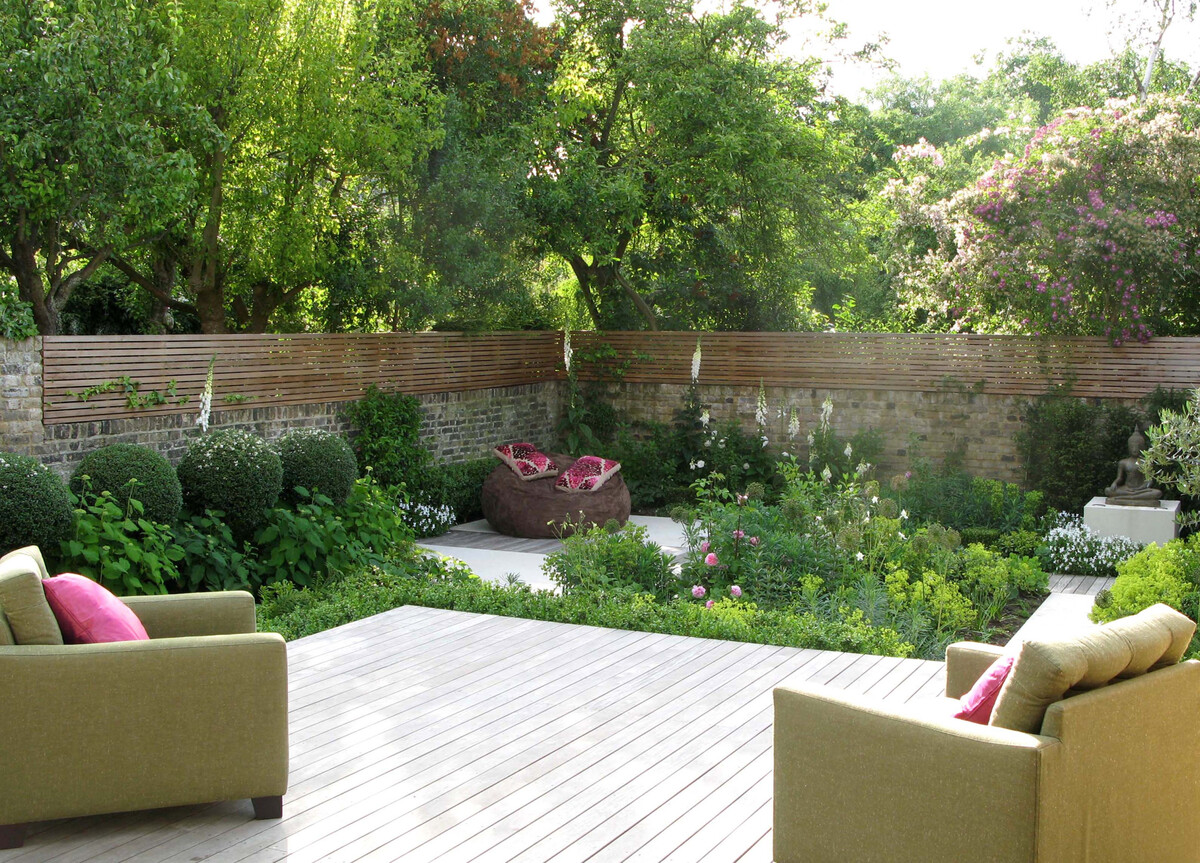 corner garden ideas for a cozy backyard 18