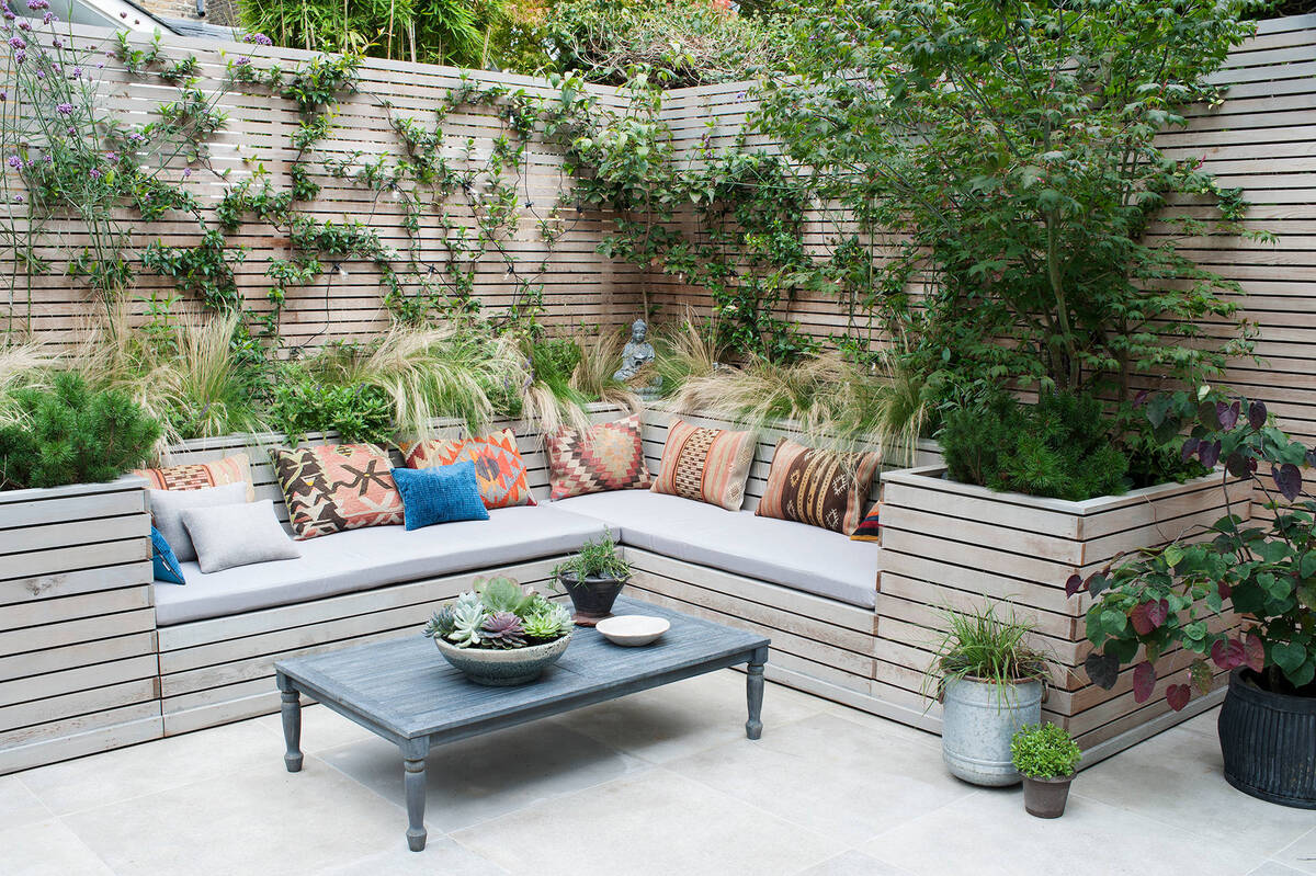 corner garden ideas for a cozy backyard 23