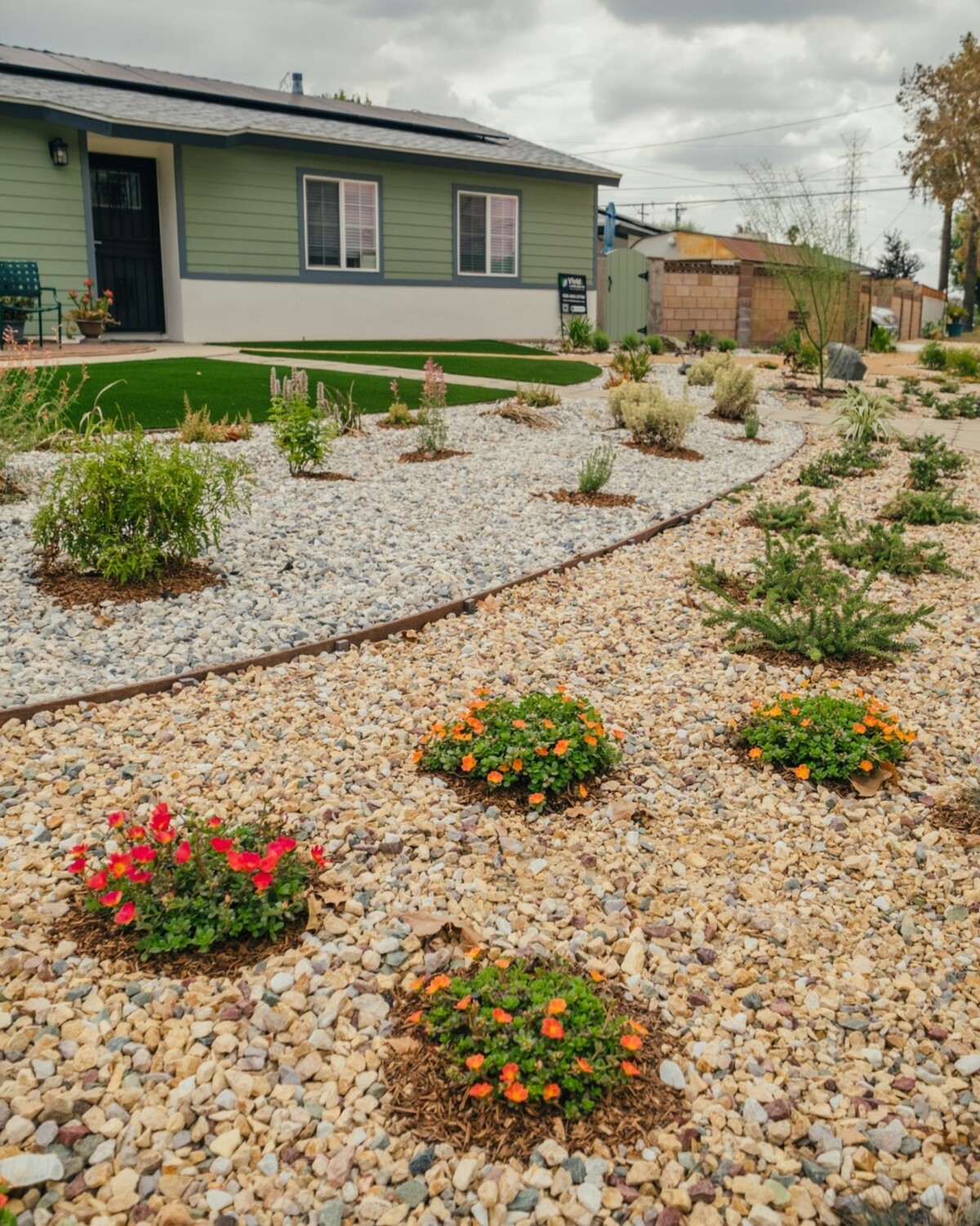 flower bed ideas using rocks instead of mulch 15