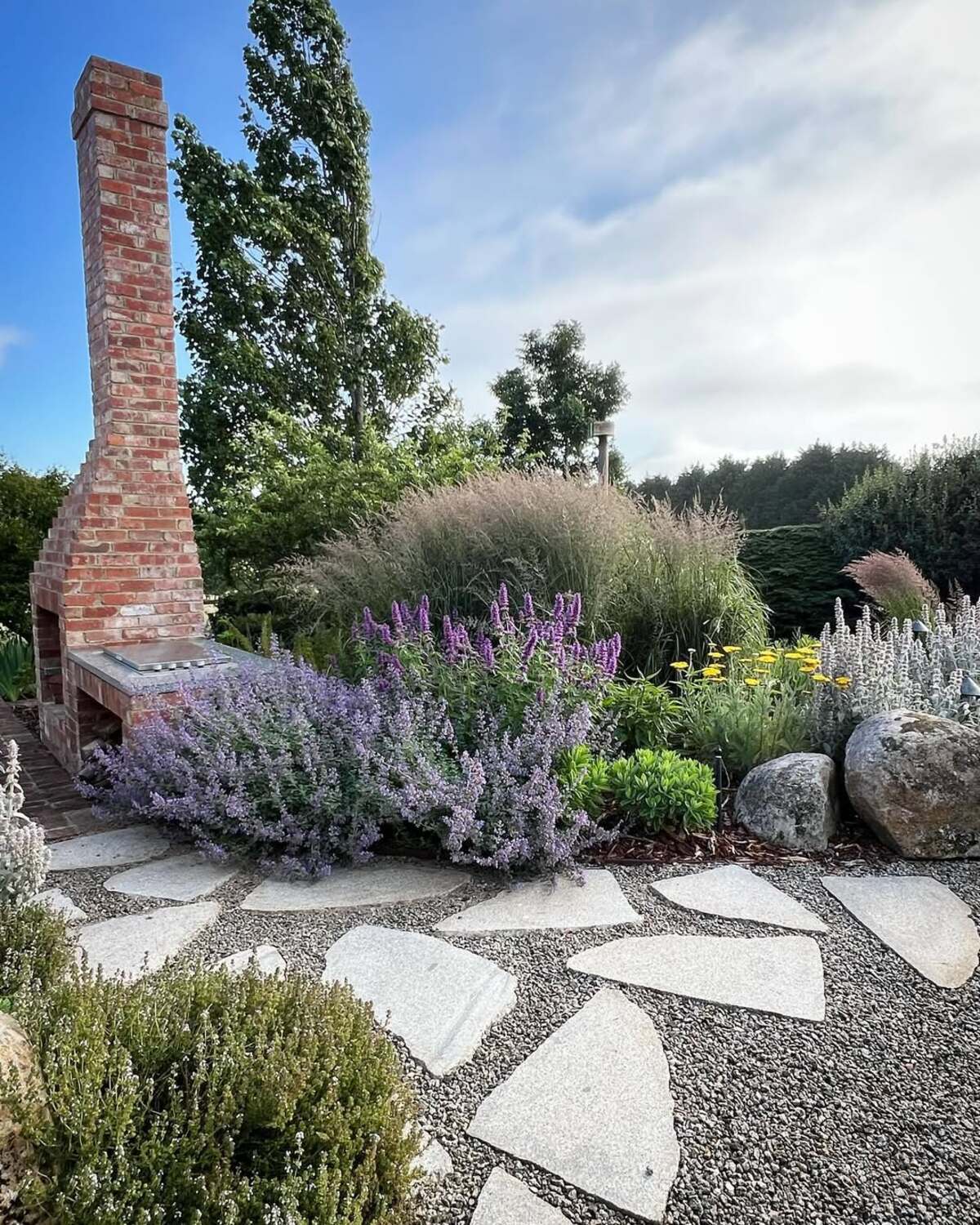 flower bed ideas using rocks instead of mulch 17