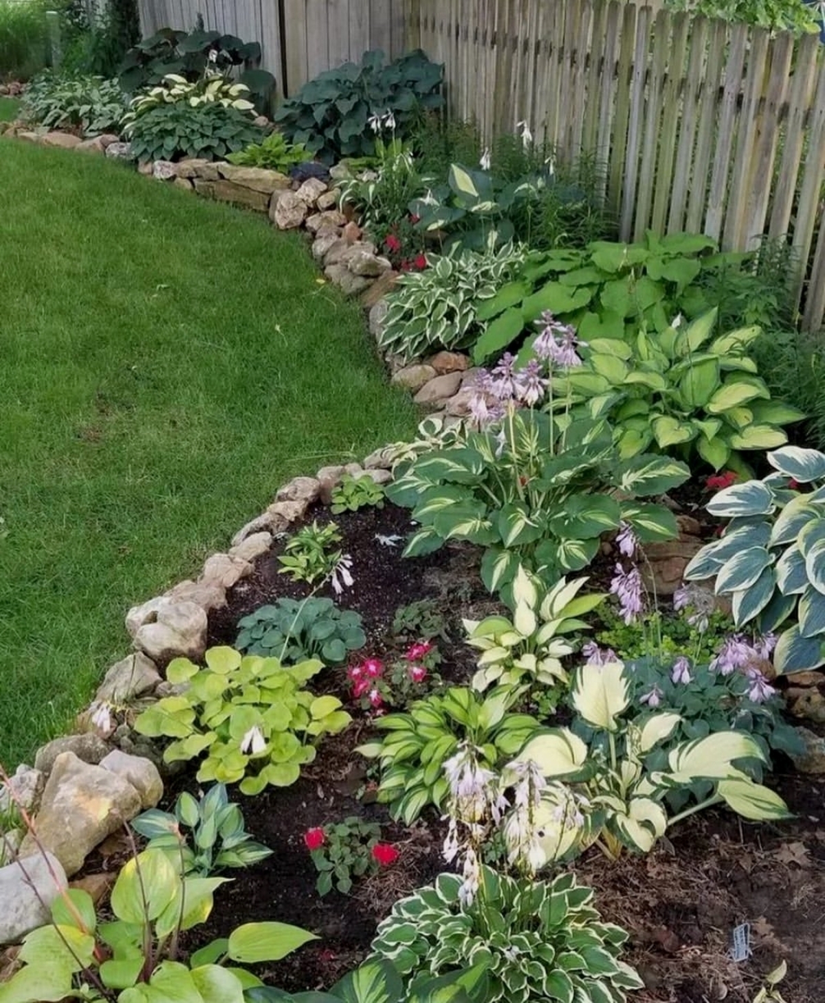 flower bed ideas using rocks instead of mulch 22