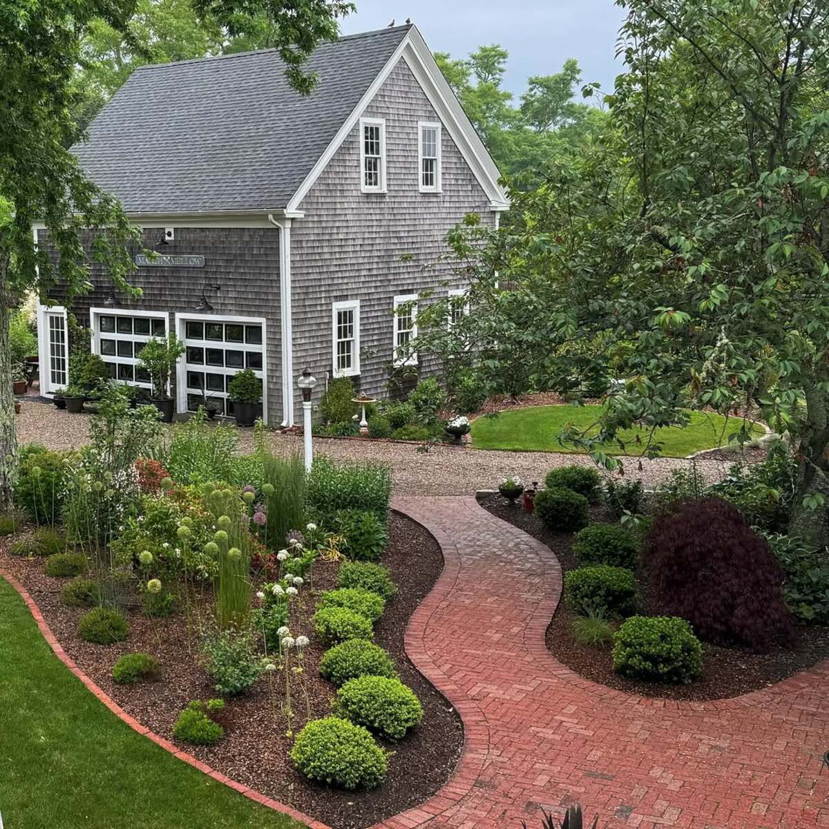 flower bed ideas using rocks instead of mulch 24