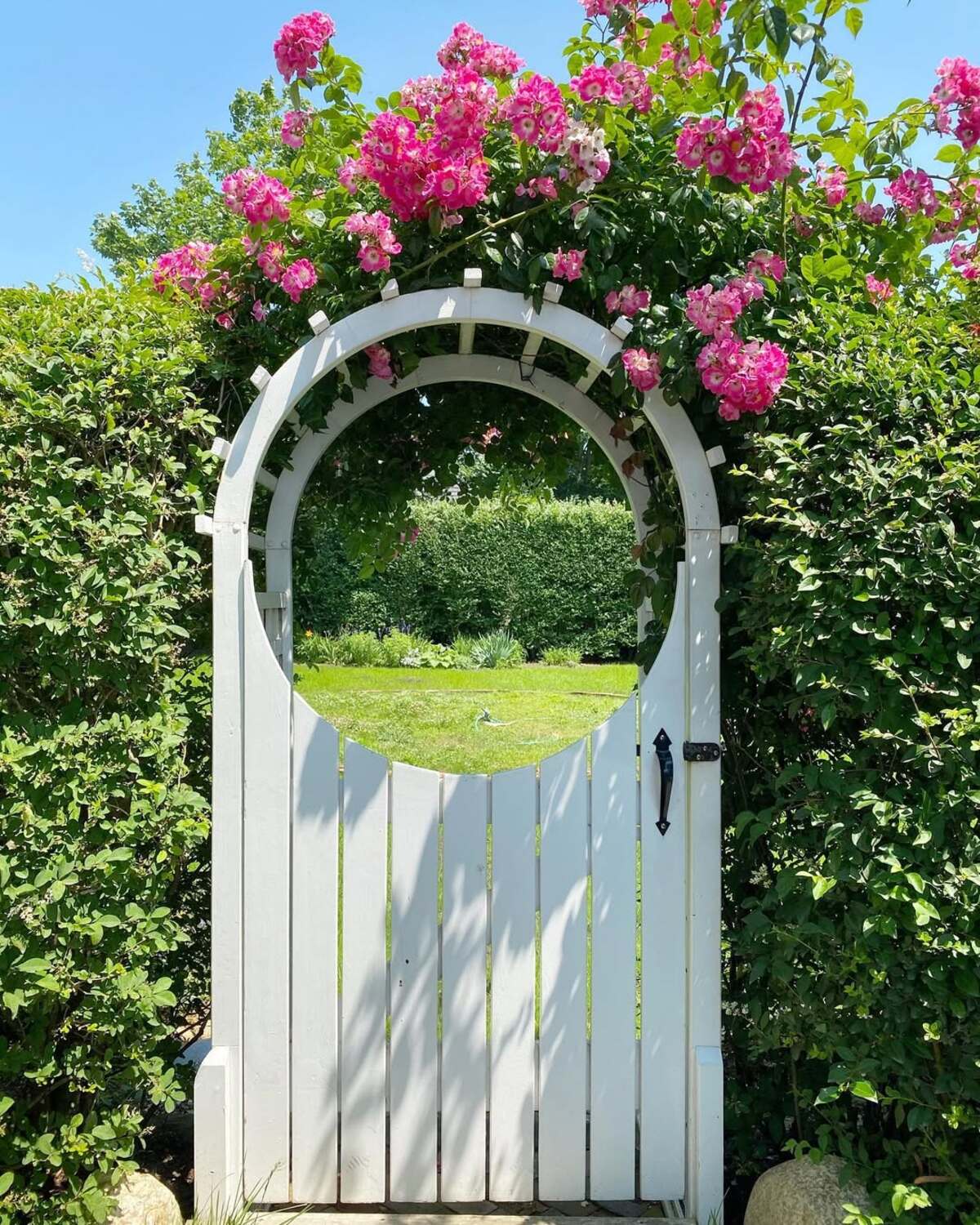 gorgeous garden entrance designs for outdoor space 6