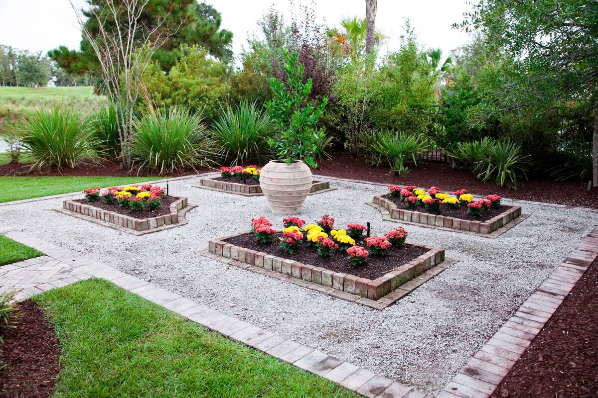 landscaping edging ideas to define your garden 16