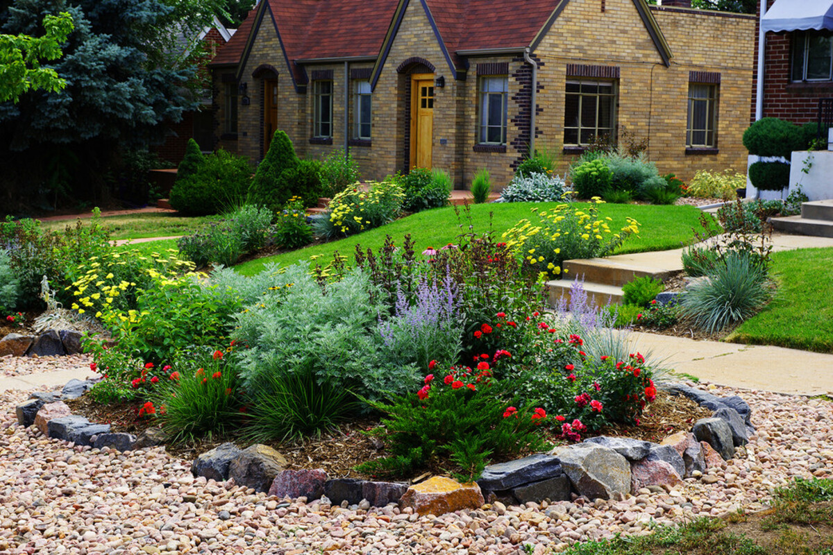 landscaping edging ideas to define your garden 17