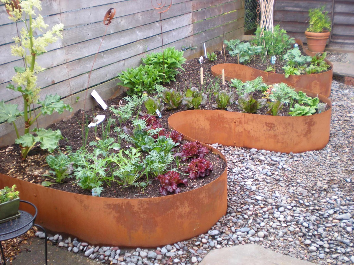 landscaping edging ideas to define your garden 18